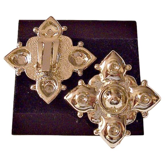 1 1/8 Inch 30mm Four Points Nail Heads Clip On Earrings Gold Tone - Picture 2 of 5